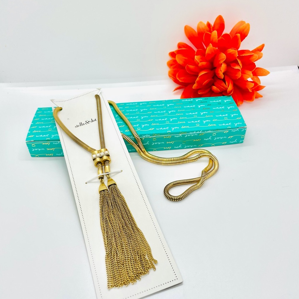 Stella & Dot
Jacqueline Tassel Lariat Necklace